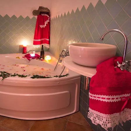 Holiday home Romantic House For 2 People With Jacuzzi Laroya