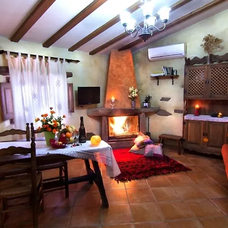 Romantic House For 2 People With Jacuzzi Laroya