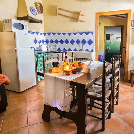 Romantic House For 2 People With Jacuzzi Holiday home