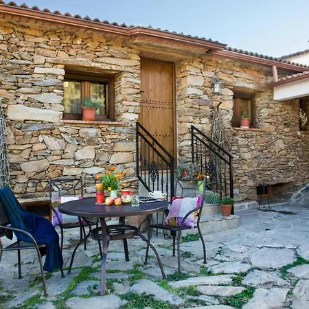 Romantic House For 2 People With Jacuzzi Laroya
